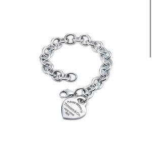 BRAND NEW Tiffany & Co Heart Tag Charm Bracelet